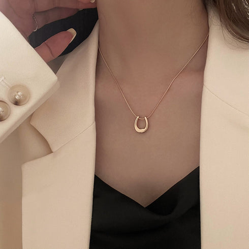 Halsband med Hästsko